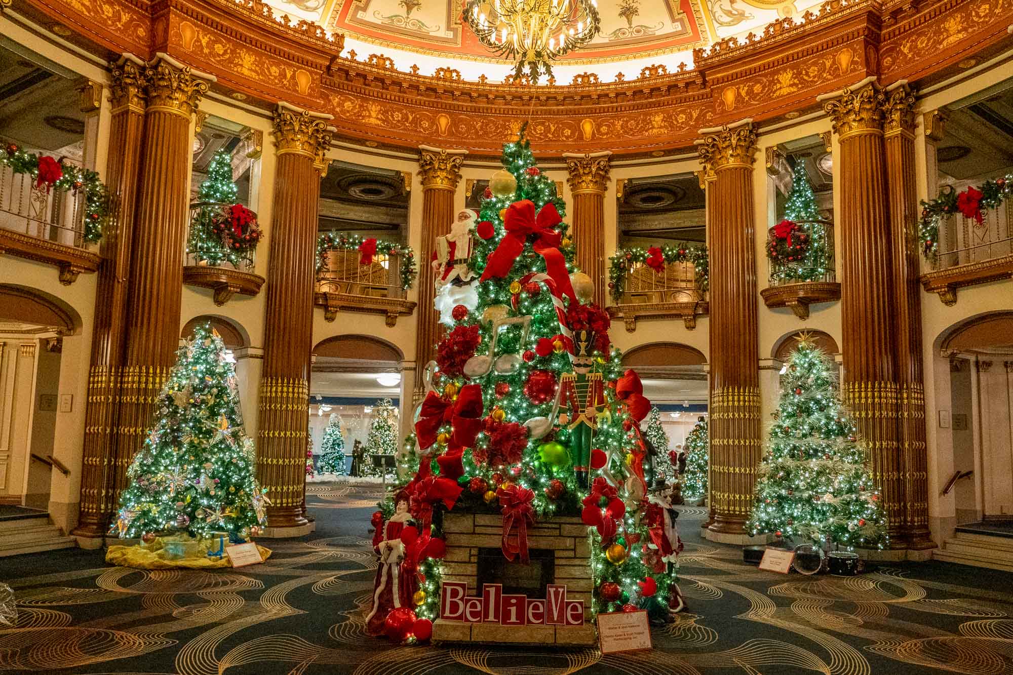 Read more about the article 12 Things to Do for Christmas in Cleveland this Holiday Season (2023)