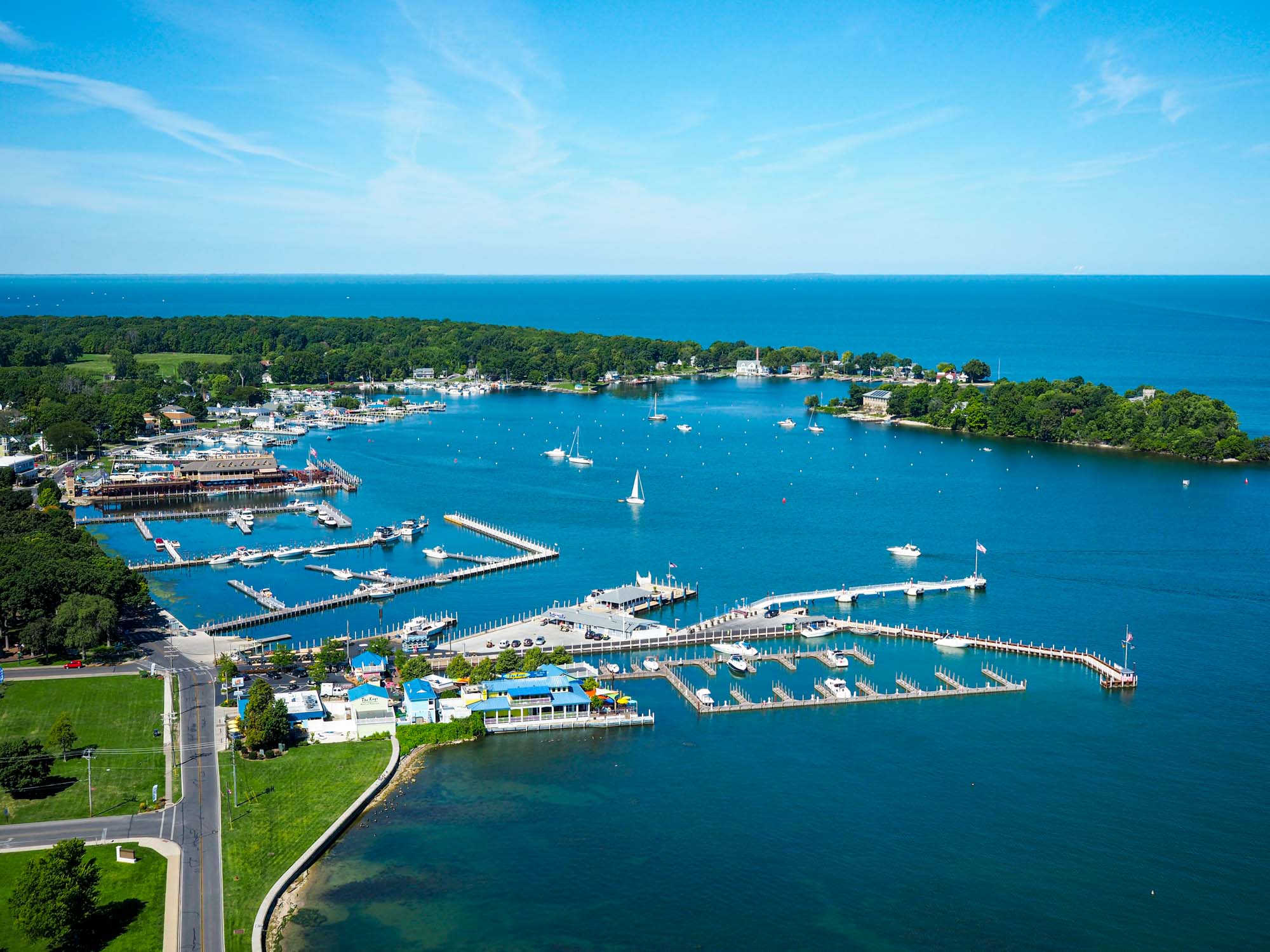Read more about the article How to Take a Weekend Trip to Put-in-Bay from Cleveland